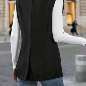 Black no sleeve blazer